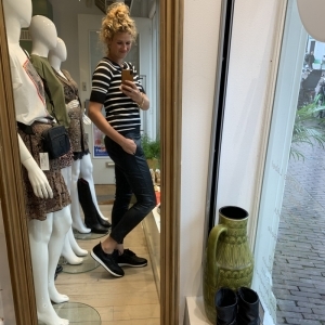 ROOS BLACK ZWART