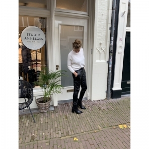 ESMEE ZWART