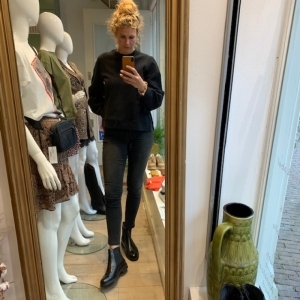 JUUL ZWART
