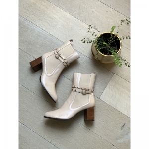 SELENA BEIGE