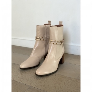 SELENA BEIGE