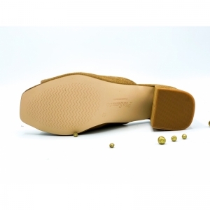 SUEDE TAN BRUIN