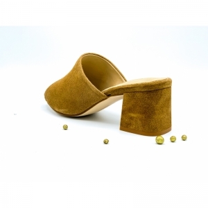 SUEDE TAN BRUIN