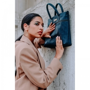 GIA NAVY BLUE