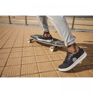 OCNS LOW PACIFIC BLACK CHESTNU ZWART