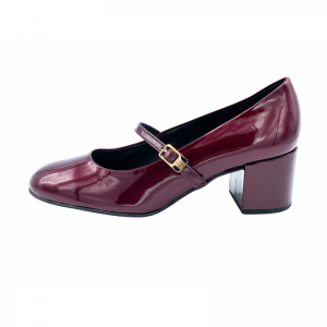 EMELY CABERNET